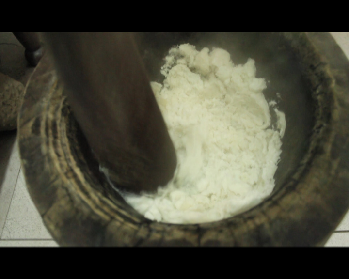HOW TO POUND POUNDED YAM (FOR BEGINNERS)