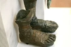 fragment statuie bronz. Antichitera