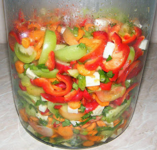 Muraturi asortate reteta salata de cruditati in otet pentru iarna retete conserve legume acre gogonele morcovi telina gogosari,