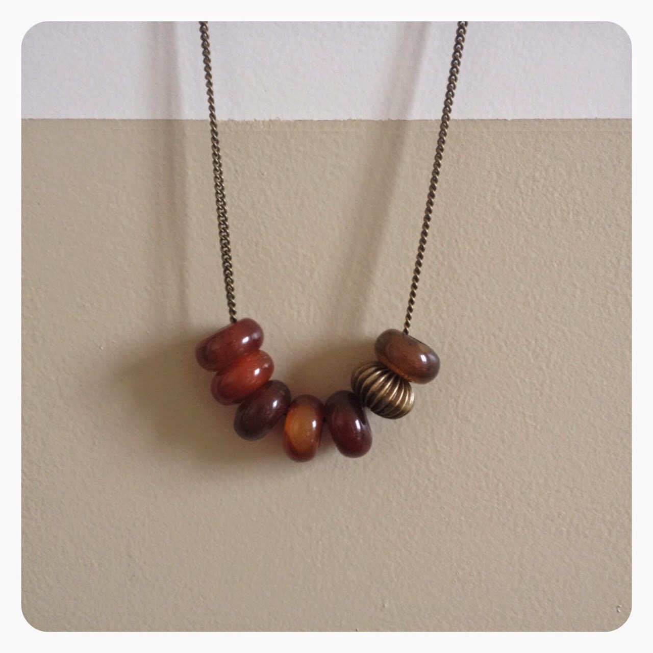 Sautoir Perles De Verre Et Collier Résine - Couleur Noisette, Ensemble De 2 Bijoux Neufs Sans Emballage