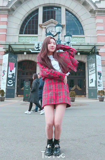 서울 랜드마크에서 나나나 춤추기.gif | 인스티즈