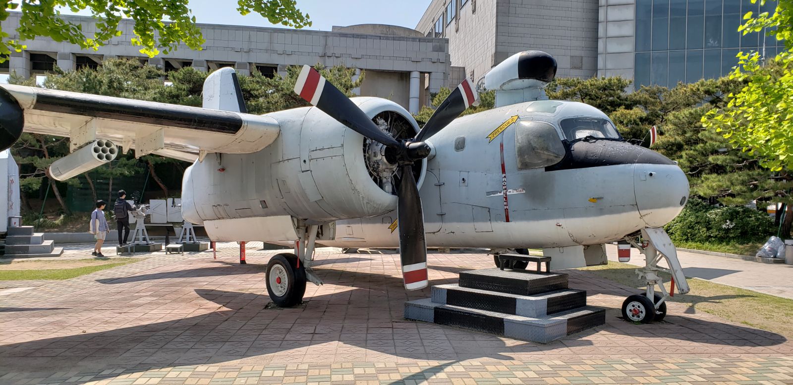 roll out visita al monumento a los ca 237 dos de la guerra de prototipo 37c