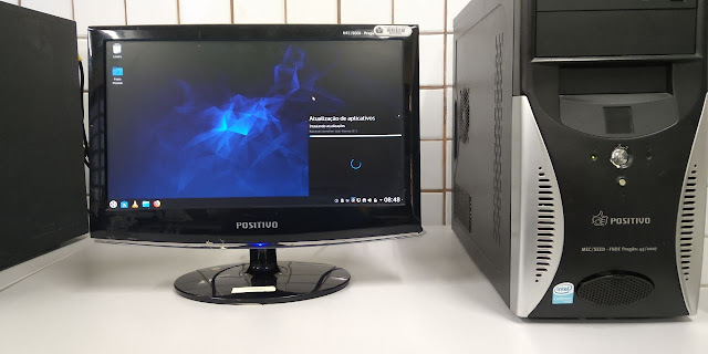 Imagem mostrando o Regata OS instalado em computador