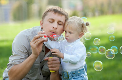 eScienceCommons: Dads show gender biases, in both brain responses and ...