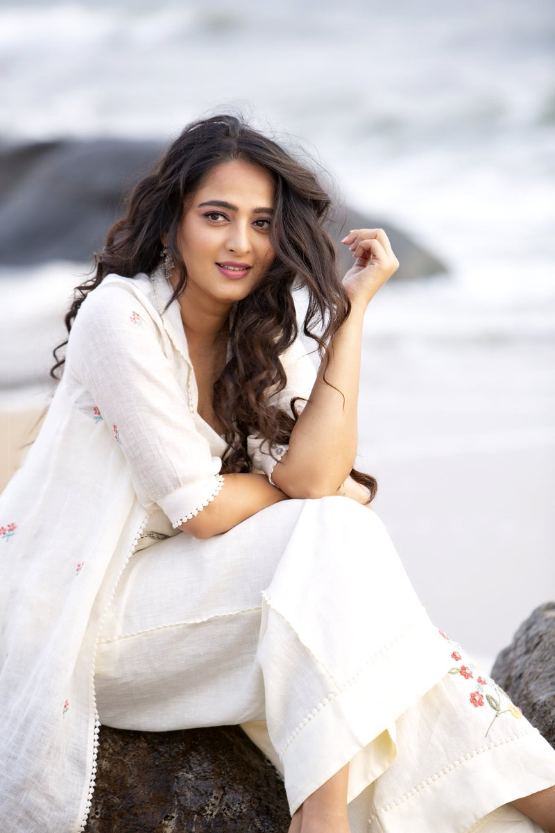 anushka shetty latest photos