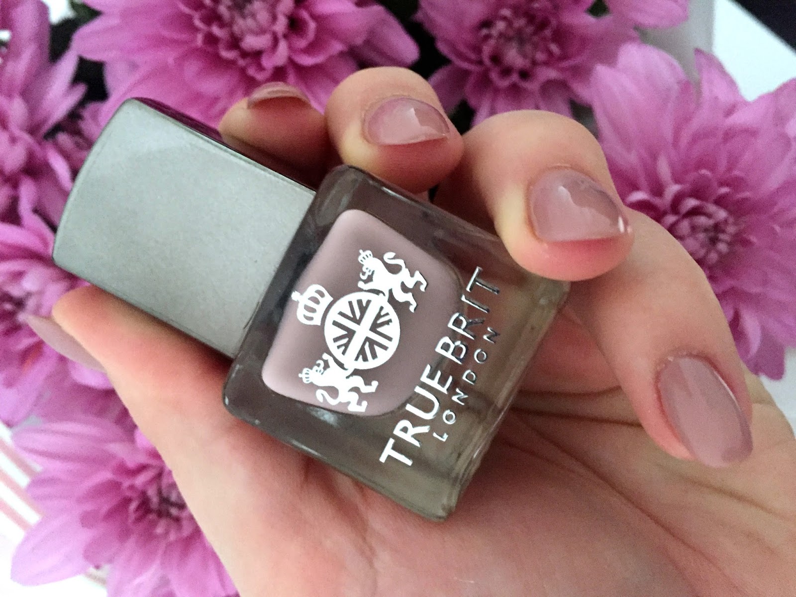 Midweek Mani || True Brit Nail Enamel in Country Tweed