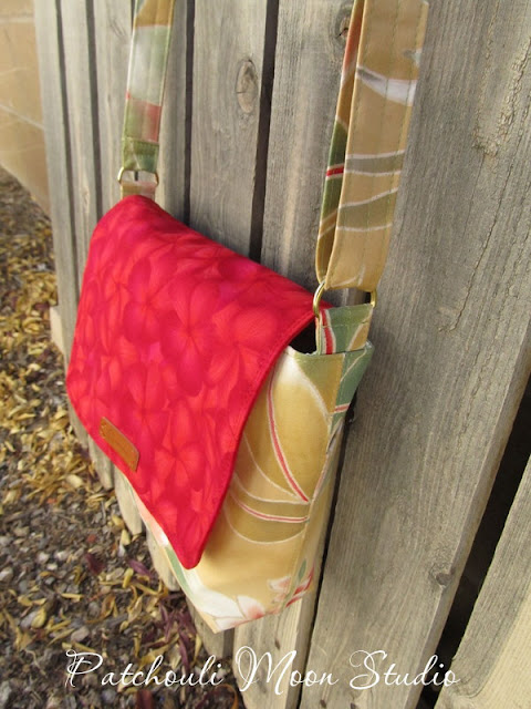 Patchouli Moon Studio~ Good to Go Messenger Bag Small