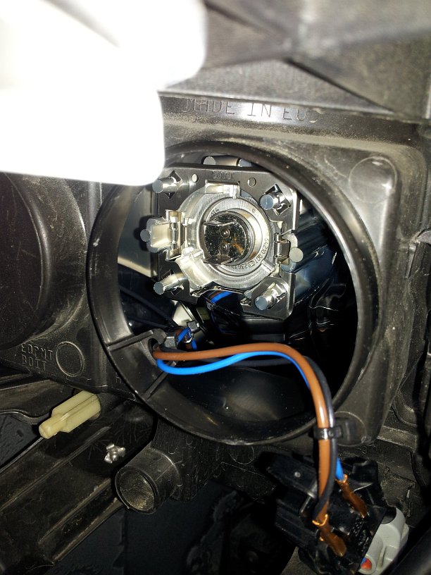 How To Change Headlight Bulb Renault Scenic