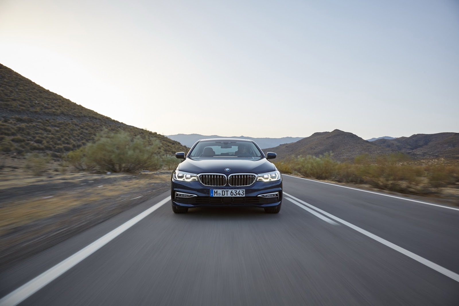 2017-BMW-5-Series-115.jpg