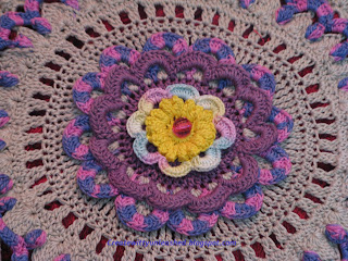 crochet doily in beige2