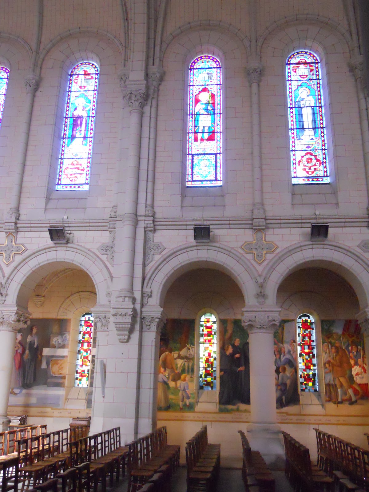 ChanzeauxSon Château, son Eglise, ses Parcs.