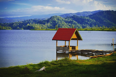 foto indah danau lindu taman nasional lore lindu