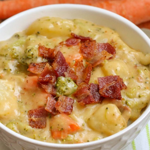 LOADED BROCCOLI POTATO SOUP LOADED BROCCOLI POTATO SOUP