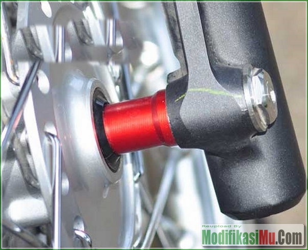 Bushing Tromol Depan Belakang - Modifikasi Honda All New Vario 150 eSP Pelek Jari Jari Ring 17 Gaya Thailook Bushing Tromol Depan Belakang - Modifikasi Honda All New Vario 150 eSP Pelek Jari Jari Ring 17 Gaya Thailook