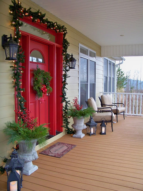 The Comforts of Home: Christmas at the Front Door plus DIY Wreath Tutorial