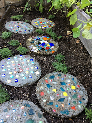 we bloom here: garden stepping stones :: tutorial re-post