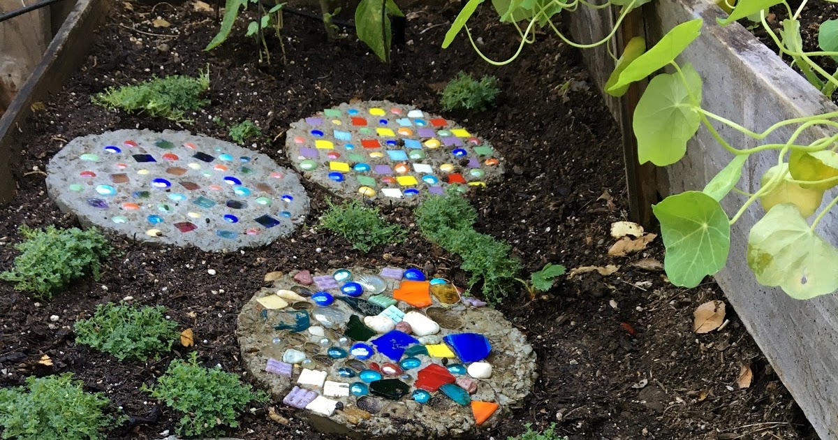 we bloom here: garden stepping stones :: tutorial re-post