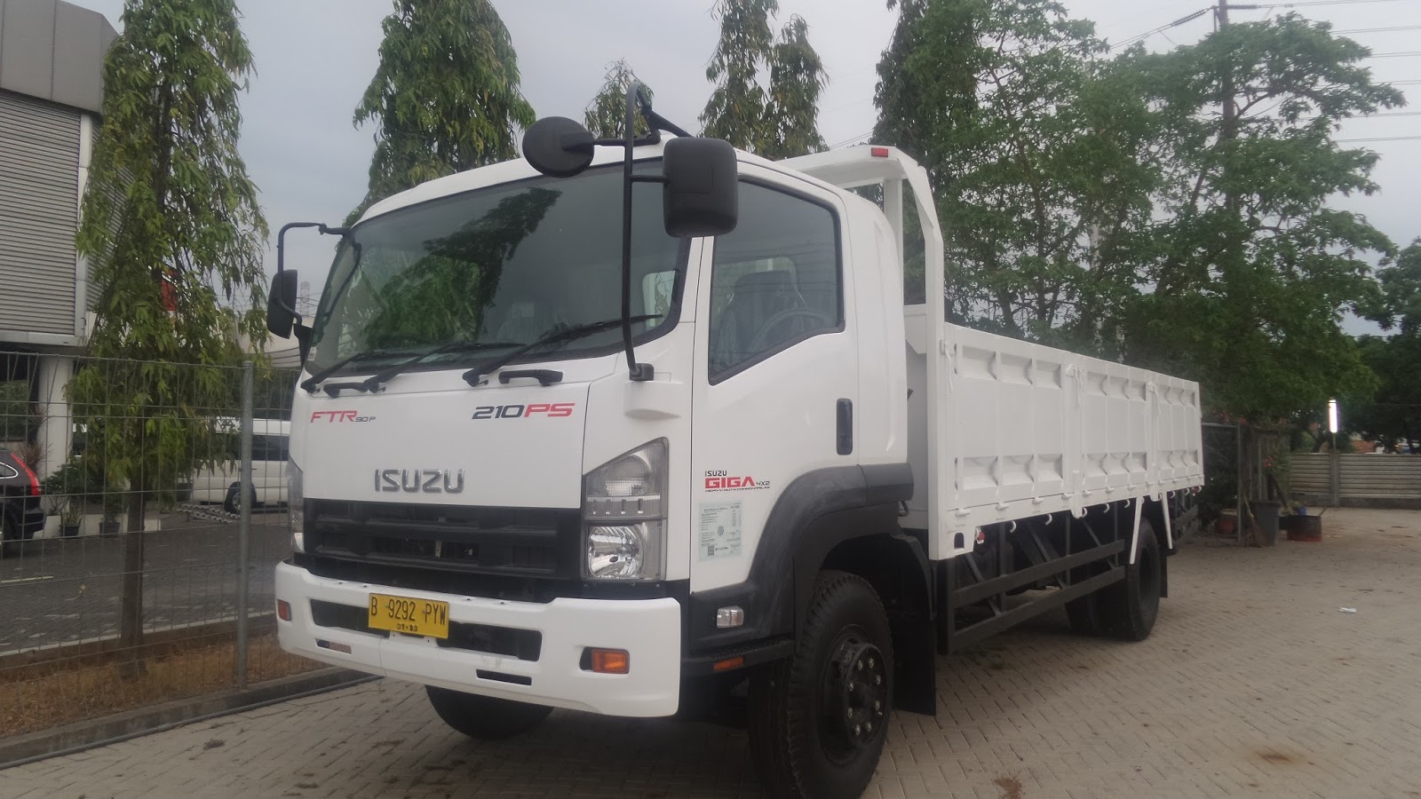 Isuzu FTR 2016 года