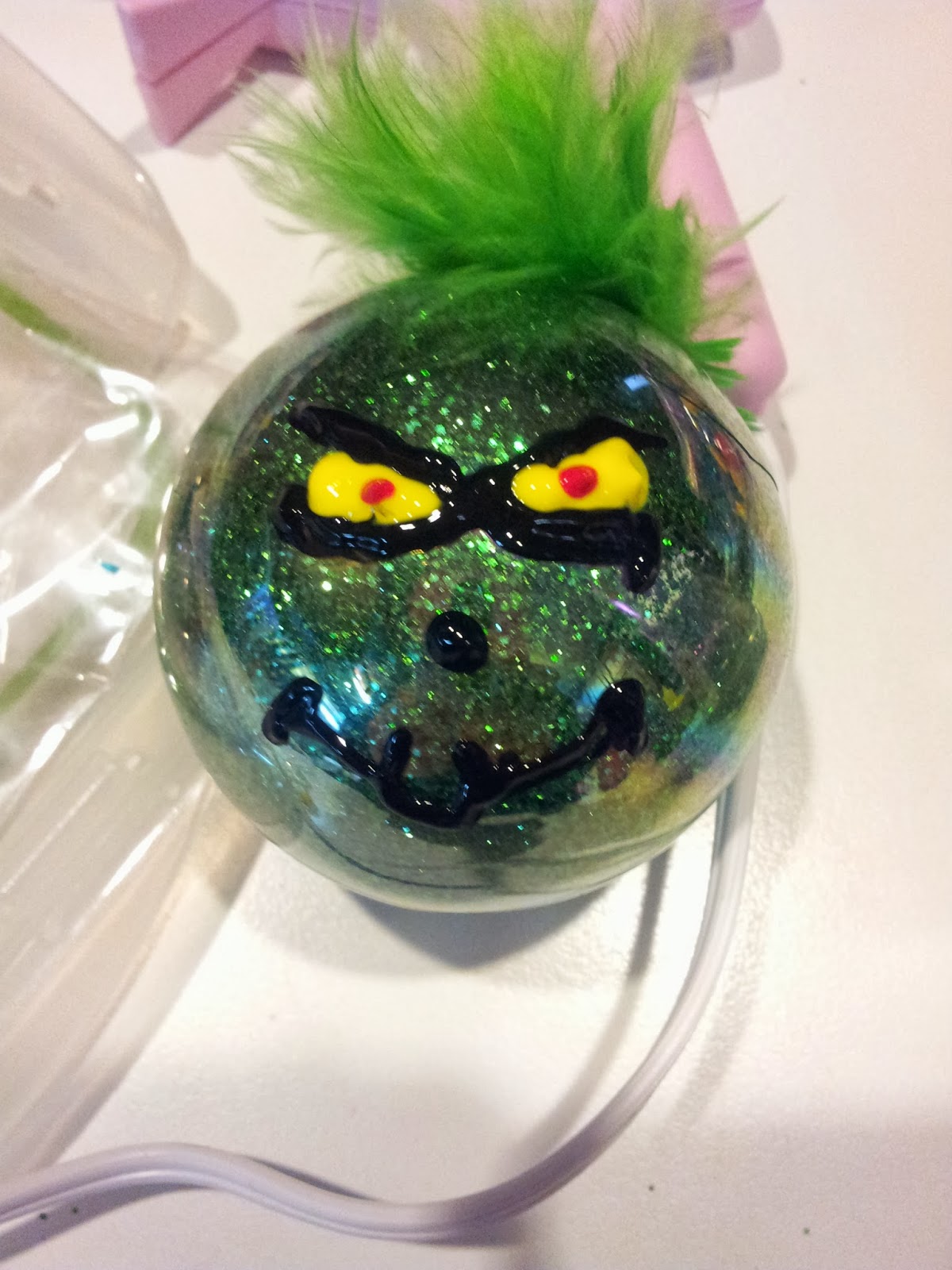 Working Mom Wonders: Grinch Ornaments