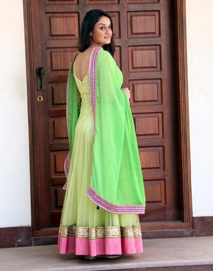 Tamil Actress Sonia Agarwal 2017 Hot In Green Dress