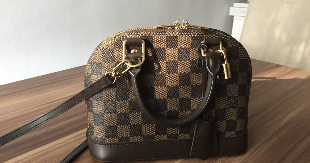 Wear and Tear Review Louis Vuitton Alma bb Vernis (color transfer/dirt  spots/discolor) 