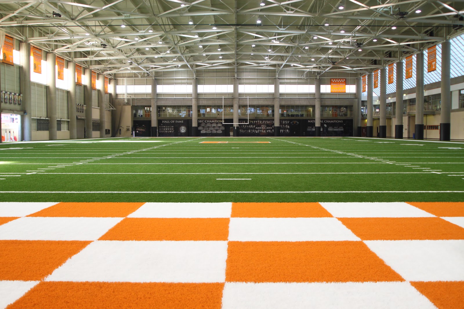 AstroTurf ® ASTROTURF SAVES THE DAY AFTER UNIVERSITY OF TENNESSEE’S