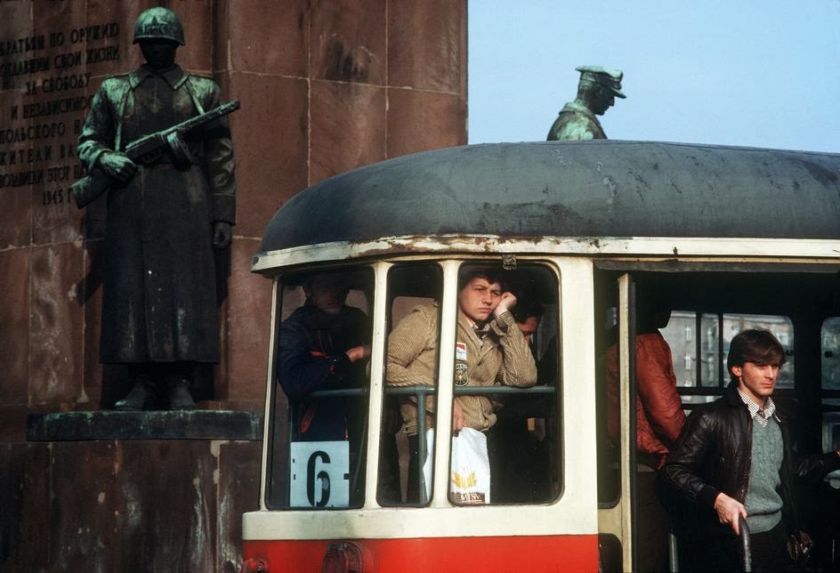 Mesmerizing Photos Capture Daily Life In Poland Back In The Early 1980s