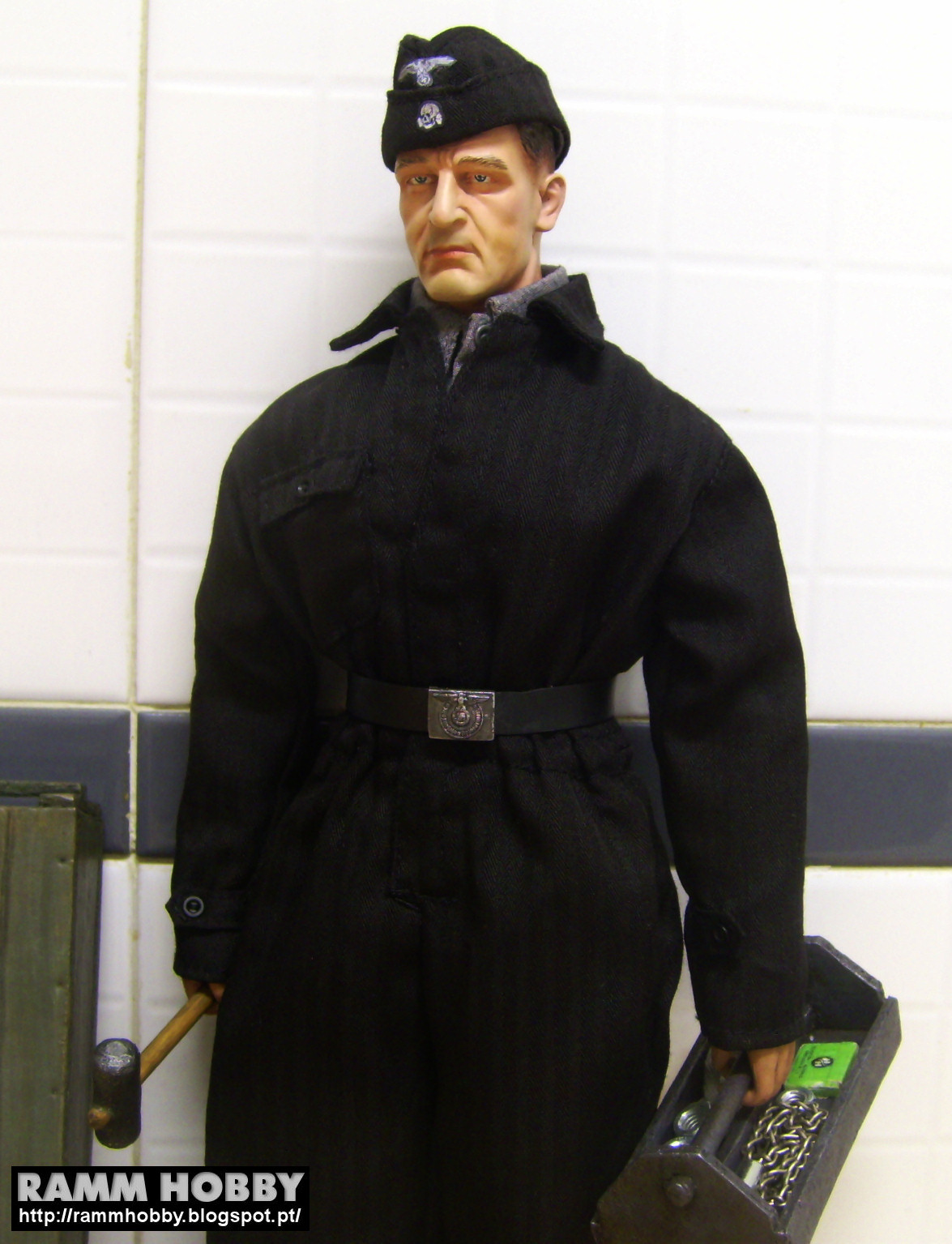 RAMM HOBBY: 1/6 Scale German WW2 - SS Panzer Mechanic