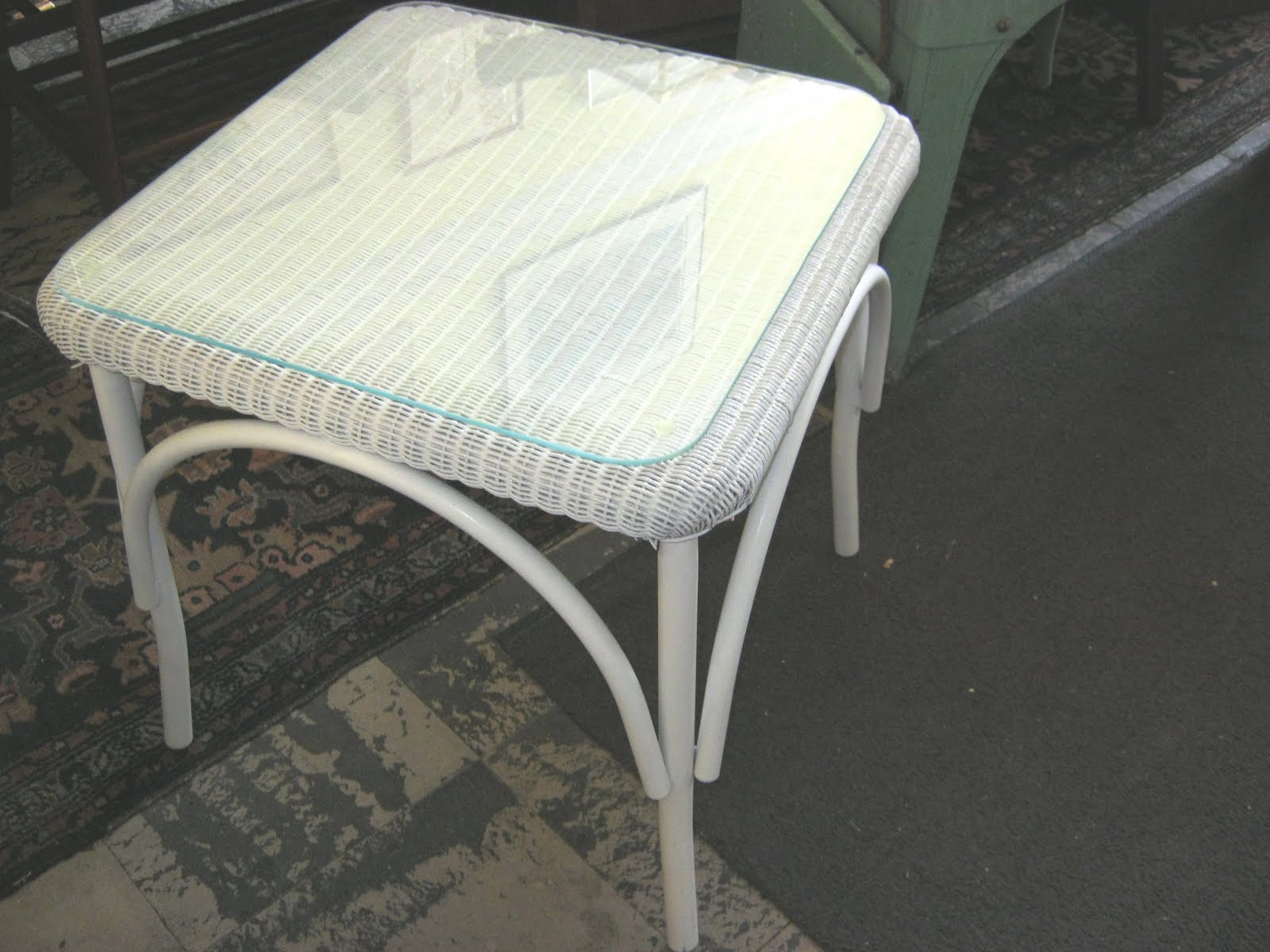 Funk & Gruven AZ WICKER SIDE TABLES