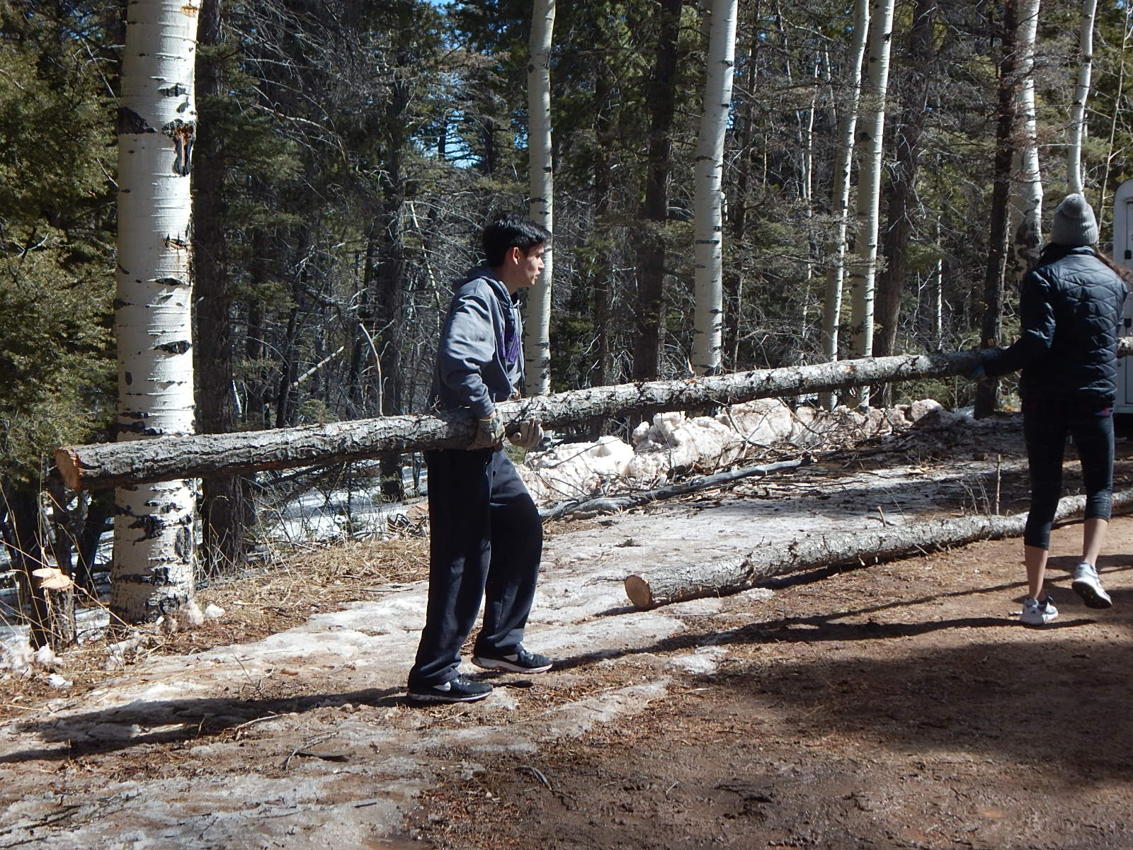 mcelmurray-s-mountain-retreat-visitors-from-holy-cross-university
