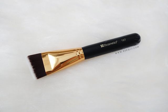 BH Cosmetics Sculpt and Blend 2 - 127 Angled Face Shader Brush