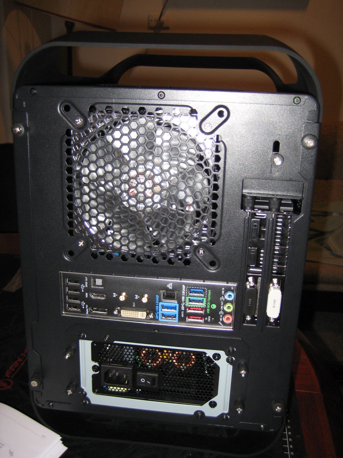 nicej's Cosmos II Extreme Gaming Computer Build, BitFenix Prodigy ...