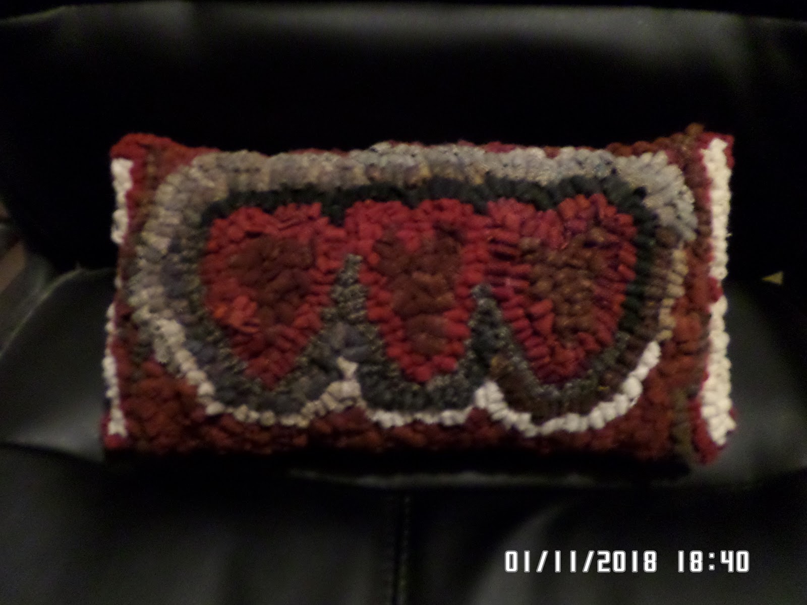 1827 Old Cabin Primitives Primitive Scrappy Three Heart Hooked Pillow