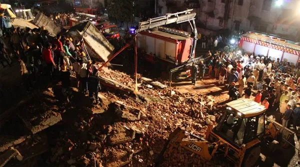 Ahmedabad: 10 feared trapped as four-storeyed building collapses in Odhav area, Ahmedabad, News, Building Collapse, Video, Trapped, Flat, National