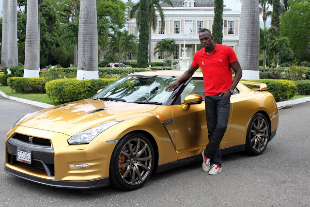 Usain Bolt ganha Nissan GT-R dourado, feito exclusivamente para ele! 