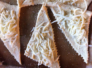 “garlic-cheese-crescent-roll”