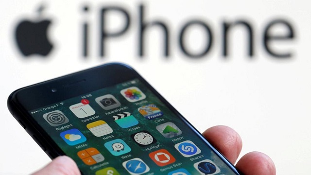Apple تكتشف ثغرة تتيح لمستخدمى هواتف iPhone العودة إلى إصدارات iOS القديمة 