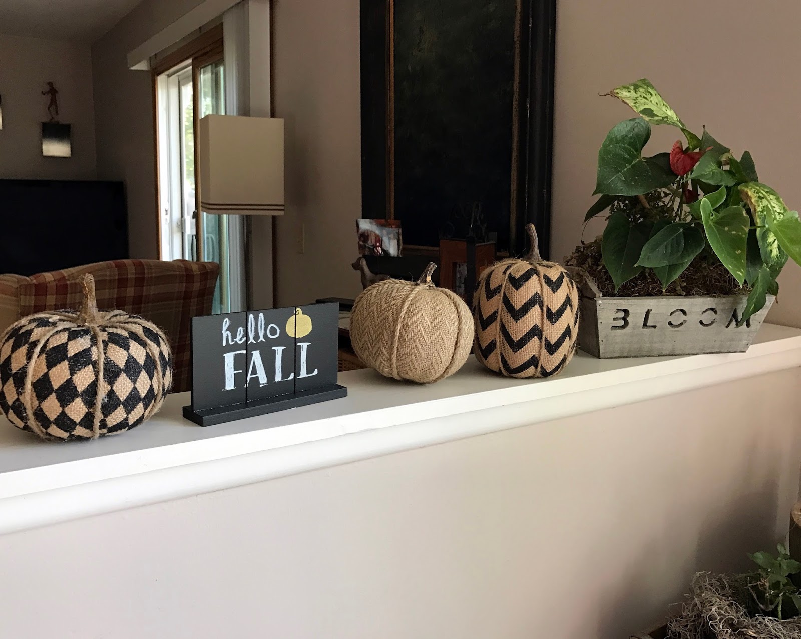 half wall fall decor pumpkins
