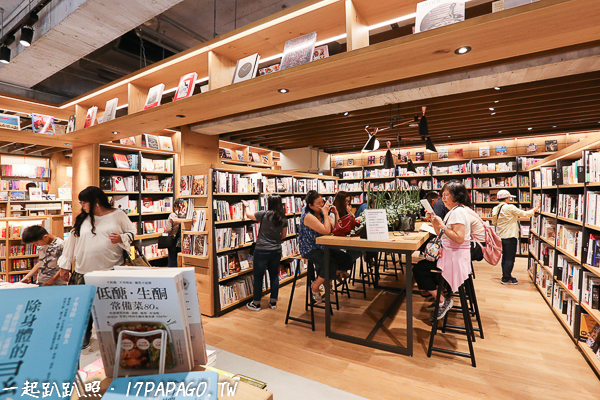 《台中.西屯》蔦屋書店台中市政店-300坪空間融合書店&咖啡 《台中.西屯》蔦屋書店台中市政店-300坪空間融合書店&咖啡