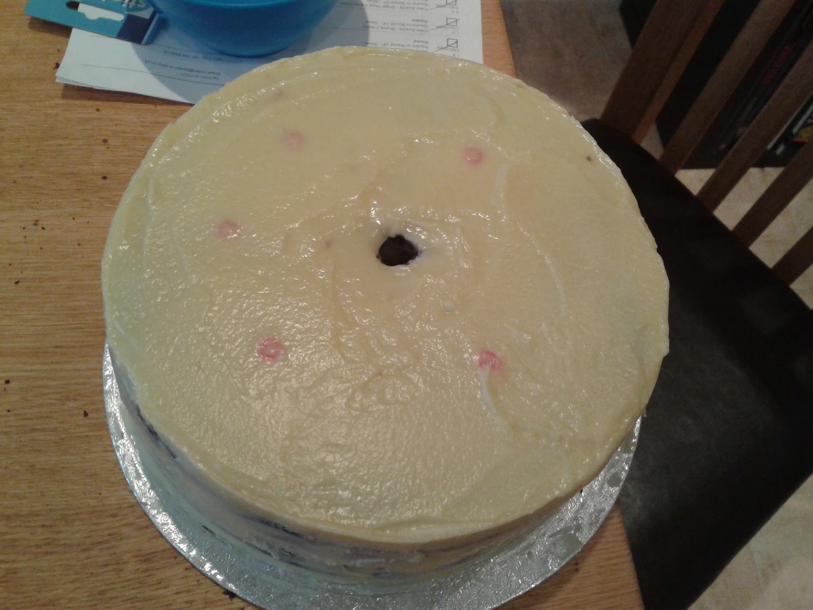 Foodie Bakes How to stack a cake with a central dowel