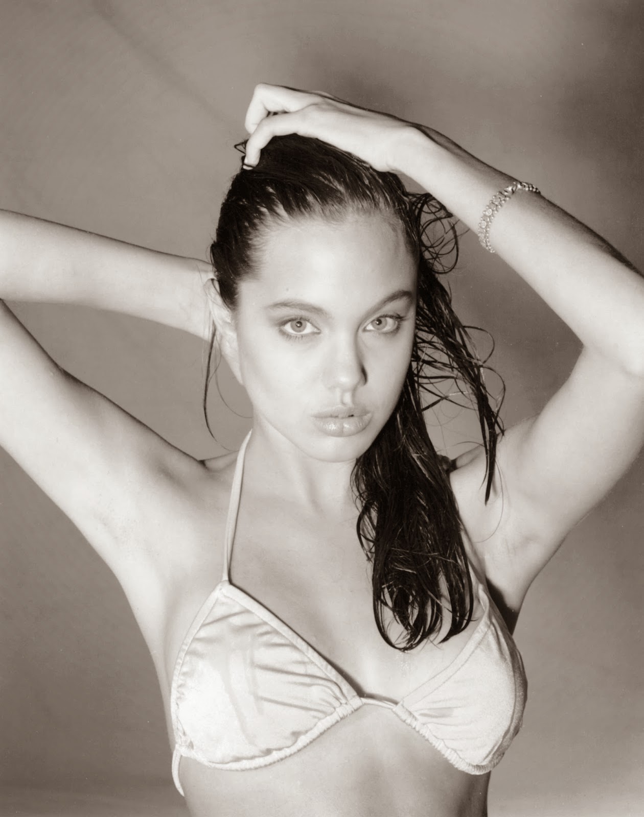 Jolie Teen Bikini Photos 67