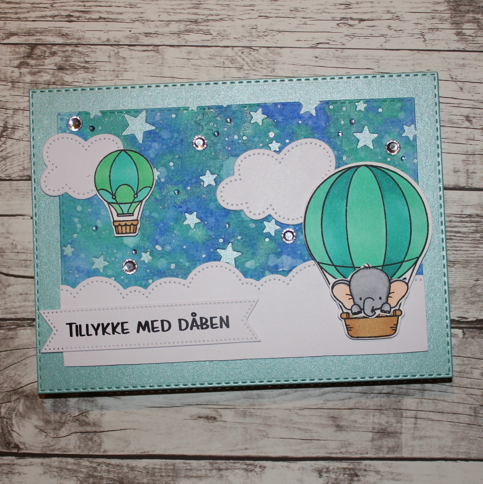 Kort til barnedåb med luftballoner