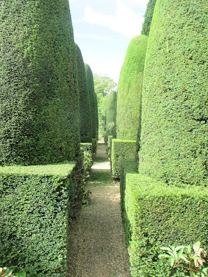 Pillar garden Hidcote manor Green Fingered Blog