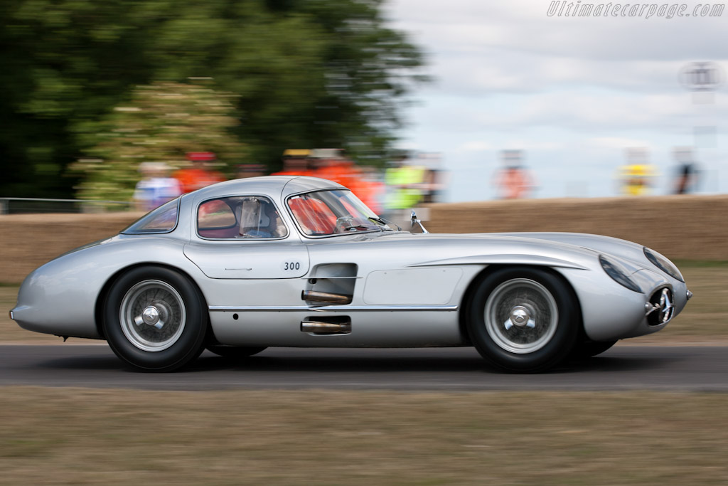 300 слр уленхаут. Mercedes-benz 300 slr uhlenhaut. 300 слр уленхаут. 300 слр уленхаут. Мерседес бенц 300 slr.