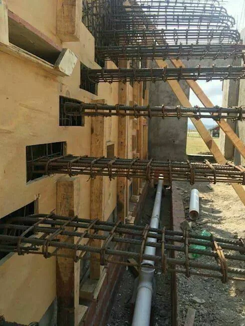 foto konstruksi tangga melayang