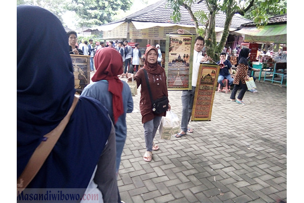 Oleh - Oleh khas Candi Borobudur