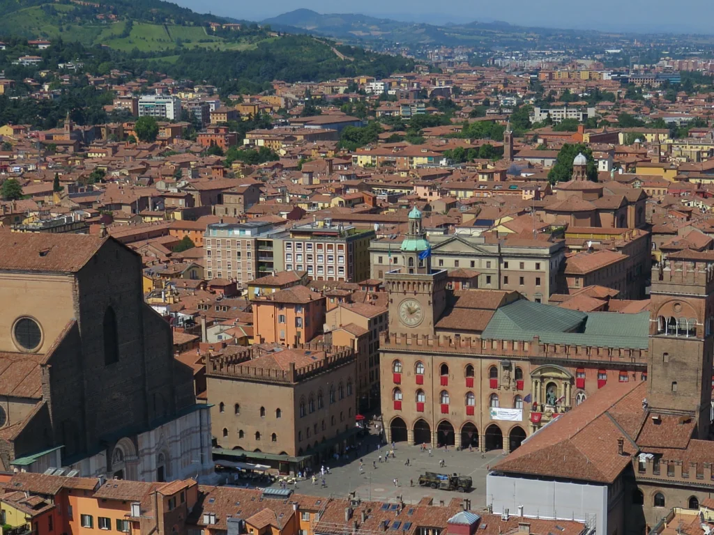10 of the Best Things to do on a Weekend in Bologna Sidewalk Safari