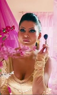 Urvashi Rautela In Daddy Mummy Song From Bhaag Johnny (2)