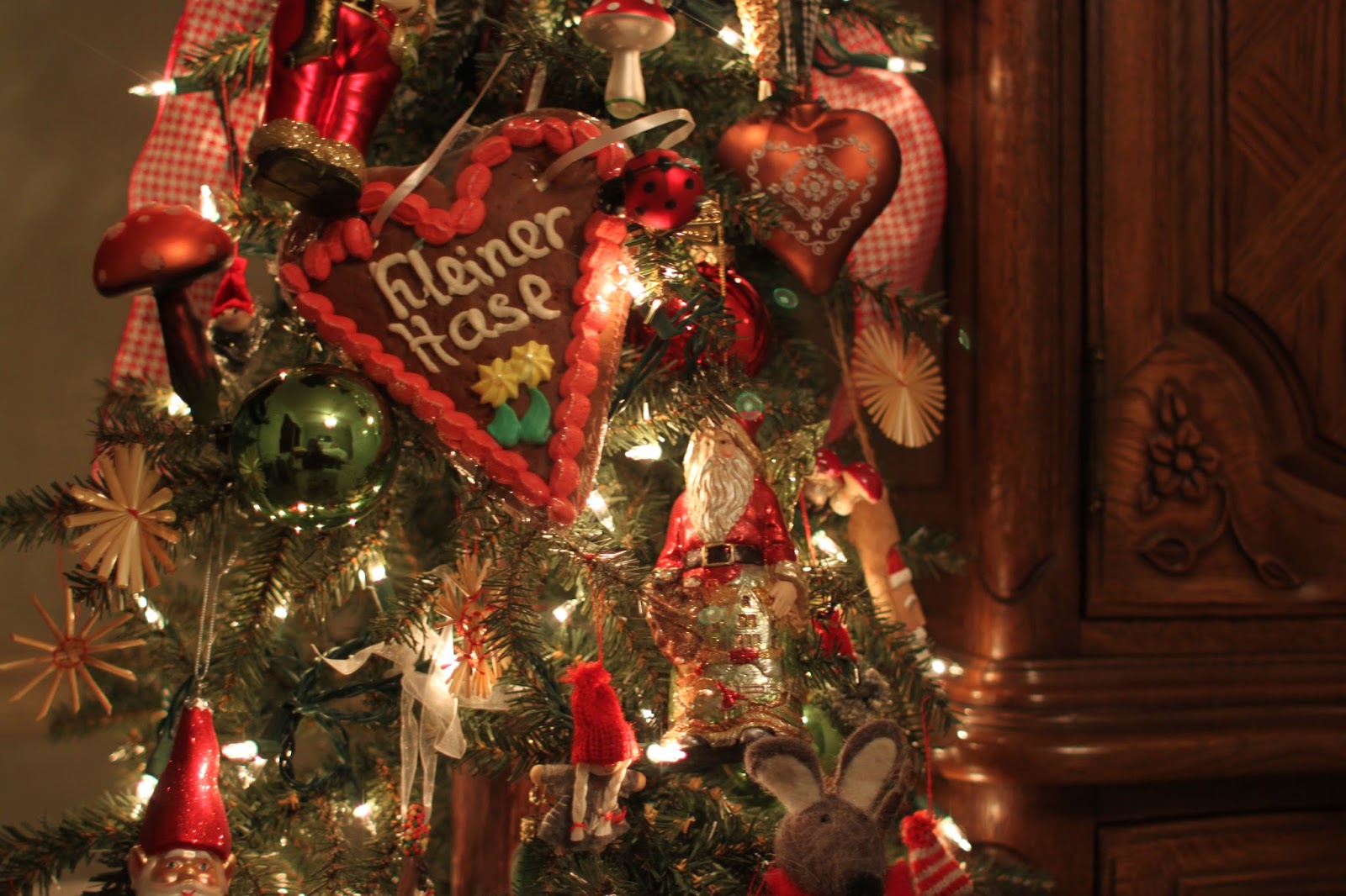 Haus and Home German Christmas Tree