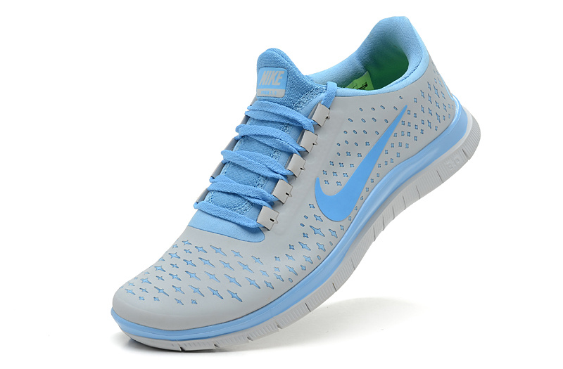 nike running free run flyknit trainers in grey and pink